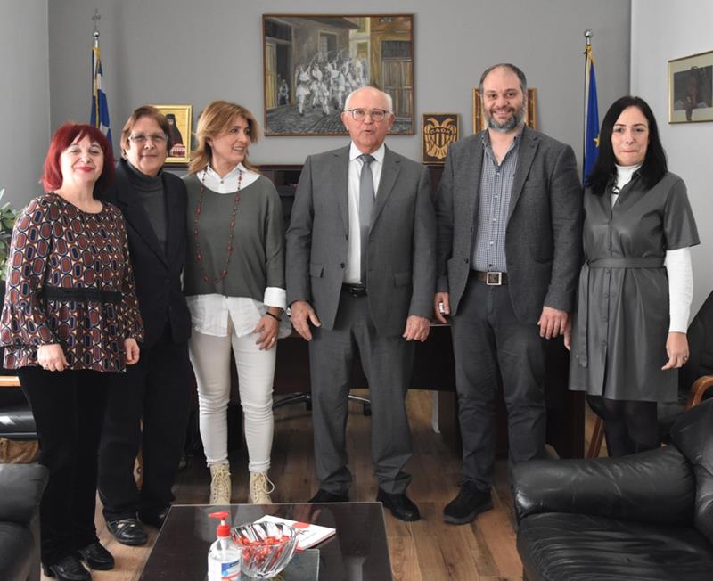 Επίσκεψη του πρέσβη της Κούβας στον δήμαρχο Νάουσας